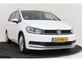 Volkswagen Touran 1.5 TSI Comfortline Business 5p | Wegklapbare Trekhaak | CarPlay | 3-Zone climate | Parkeersensoren | Navigatie