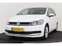 Volkswagen Touran 1.5 TSI Comfortline Business 5p | Wegklapbare Trekhaak | CarPlay | 3-Zone climate | Parkeersensoren | Navigatie