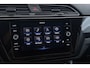 Volkswagen Touran 1.5 TSI Comfortline Business 5p | Wegklapbare Trekhaak | CarPlay | 3-Zone climate | Parkeersensoren | Navigatie