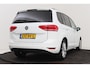 Volkswagen Touran 1.5 TSI Comfortline Business 5p | Wegklapbare Trekhaak | CarPlay | 3-Zone climate | Parkeersensoren | Navigatie
