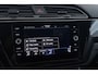 Volkswagen Touran 1.5 TSI Comfortline Business 5p | Wegklapbare Trekhaak | CarPlay | 3-Zone climate | Parkeersensoren | Navigatie