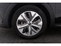 Kia Niro EV E-Niro DynamicLine 64 kWh | SOH 97%! | 3-Fase | CarPlay | Stoel- & stuurverwarming | Dodehoekdet. | Parkeersensoren |
