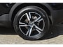 Volvo XC40 B4 Plus Dark | Trekhaak | Allseason banden | Verwarmbare voorstoelen en stuurwiel | Premium audio by Harman Kardon | Apple carplay/Android auto | Verwarmbare voorruit