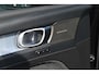 Volvo XC40 B4 Plus Dark | Trekhaak | Allseason banden | Verwarmbare voorstoelen en stuurwiel | Premium audio by Harman Kardon | Apple carplay/Android auto | Verwarmbare voorruit