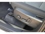 Volvo XC40 B4 Plus Dark | Trekhaak | Allseason banden | Verwarmbare voorstoelen en stuurwiel | Premium audio by Harman Kardon | Apple carplay/Android auto | Verwarmbare voorruit