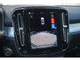 Volvo XC40 B4 Plus Dark | Trekhaak | Allseason banden | Verwarmbare voorstoelen en stuurwiel | Premium audio by Harman Kardon | Apple carplay/Android auto | Verwarmbare voorruit