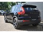 Volvo XC40 B4 Plus Dark | Trekhaak | Allseason banden | Verwarmbare voorstoelen en stuurwiel | Premium audio by Harman Kardon | Apple carplay/Android auto | Verwarmbare voorruit