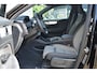 Volvo XC40 B4 Plus Dark | Trekhaak | Allseason banden | Verwarmbare voorstoelen en stuurwiel | Premium audio by Harman Kardon | Apple carplay/Android auto | Verwarmbare voorruit