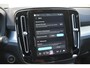 Volvo XC40 B4 Plus Dark | Trekhaak | Allseason banden | Verwarmbare voorstoelen en stuurwiel | Premium audio by Harman Kardon | Apple carplay/Android auto | Verwarmbare voorruit