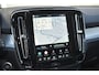 Volvo XC40 B4 Plus Dark | Trekhaak | Allseason banden | Verwarmbare voorstoelen en stuurwiel | Premium audio by Harman Kardon | Apple carplay/Android auto | Verwarmbare voorruit