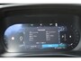 Volvo XC40 B4 Plus Dark | Trekhaak | Allseason banden | Verwarmbare voorstoelen en stuurwiel | Premium audio by Harman Kardon | Apple carplay/Android auto | Verwarmbare voorruit