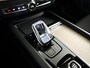 Volvo XC60 T6 Plug-in hybrid AWD Ultra Dark | SOH 100% | Panoramadak | 360° camera | Harman Kardon | Head-up Display | Stoel- en Stuurverwarming | Trekhaak