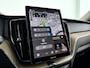 Volvo XC60 T6 Plug-in hybrid AWD Ultra Dark | SOH 100% | Panoramadak | 360° camera | Harman Kardon | Head-up Display | Stoel- en Stuurverwarming | Trekhaak