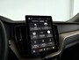 Volvo XC60 T6 Plug-in hybrid AWD Ultra Dark | SOH 100% | Panoramadak | 360° camera | Harman Kardon | Head-up Display | Stoel- en Stuurverwarming | Trekhaak