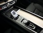 Volvo XC60 T6 Plug-in hybrid AWD Ultra Dark | SOH 100% | Panoramadak | 360° camera | Harman Kardon | Head-up Display | Stoel- en Stuurverwarming | Trekhaak