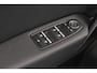 Renault Captur 1.6 E-Tech Plug-in Hybrid 160 Business | Camera | Trekhaak | Climate control | SoH 93,3% | Cruise control | LED |