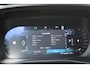 Volvo XC40 B4 Automaat Plus Dark | Premium Audio by Harman Kardon | Semi Electrische Trekhaak | Adaptieve Cruise Control | BLIS | Elektrisch verstelbare Voorstoelen | Stoel-/Stuurwiel verwarming | 19 Inch Lichtmetalen Velgen |