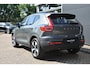 Volvo XC40 B4 Automaat Plus Dark | Premium Audio by Harman Kardon | Semi Electrische Trekhaak | Adaptieve Cruise Control | BLIS | Elektrisch verstelbare Voorstoelen | Stoel-/Stuurwiel verwarming | 19 Inch Lichtmetalen Velgen |