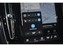 Volvo XC40 B4 Automaat Plus Dark | Premium Audio by Harman Kardon | Semi Electrische Trekhaak | Adaptieve Cruise Control | BLIS | Elektrisch verstelbare Voorstoelen | Stoel-/Stuurwiel verwarming | 19 Inch Lichtmetalen Velgen |