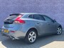 Volvo V40 1.5 T3 Polar+ Sport | R-Design | Harman Kardon Audio | Achteruitrijcamera | Parkeerassistent | Parkeersensoren | Panoramadak | Keyless Entry | Navigatie | Alarm | Stoelverwarming | Dealeronderhouden