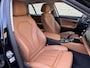 BMW 5-Serie Touring 530e Business Edition Plus Luxury | Lederen bekleding | Adaptieve cruise | Lane assist | Harman&kardon | Head up | Camera | Navigatie | Apple CarPlay | Sfeerverlichting | Sportstoelen met memory | Stoelverwarming | 18 inch velgen | Full-LED | DAB | Elektrische achterklep | Dealeronderhouden