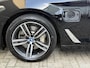BMW 5-Serie Touring 530e Business Edition Plus Luxury | Lederen bekleding | Adaptieve cruise | Lane assist | Harman&kardon | Head up | Camera | Navigatie | Apple CarPlay | Sfeerverlichting | Sportstoelen met memory | Stoelverwarming | 18 inch velgen | Full-LED | DAB | Elektrische achterklep | Dealeronderhouden