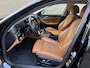 BMW 5-Serie Touring 530e Business Edition Plus Luxury | Lederen bekleding | Adaptieve cruise | Lane assist | Harman&kardon | Head up | Camera | Navigatie | Apple CarPlay | Sfeerverlichting | Sportstoelen met memory | Stoelverwarming | 18 inch velgen | Full-LED | DAB | Elektrische achterklep | Dealeronderhouden