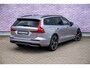 Volvo V60 2.0 T6 Plug-in hybrid AWD Ultra Dark | Google | Long Range | Schuif-/Kanteldak | Adaptieve Cruise Control | DAB | Head-Up Display | Camera | Stoelverwarming Voor + Achter | Harman Kardon Audio | Getint Glas | Zitverlenging | Elek. Stoelen | Memory | 19" LM