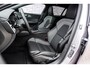 Volvo V60 2.0 T6 Plug-in hybrid AWD Ultra Dark | Google | Long Range | Schuif-/Kanteldak | Adaptieve Cruise Control | DAB | Head-Up Display | Camera | Stoelverwarming Voor + Achter | Harman Kardon Audio | Getint Glas | Zitverlenging | Elek. Stoelen | Memory | 19" LM
