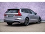 Volvo V60 2.0 T6 Plug-in hybrid AWD Ultra Dark | Google | Long Range | Schuif-/Kanteldak | Adaptieve Cruise Control | DAB | Head-Up Display | Camera | Stoelverwarming Voor + Achter | Harman Kardon Audio | Getint Glas | Zitverlenging | Elek. Stoelen | Memory | 19" LM