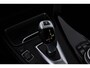 BMW 3-Serie Touring 320i (PANORAMADAK, TREKHAAK WEGKLAPBAAR, PARKEERSENSOREN, STOELVERWARMING, SPORSTOELEN, LED)