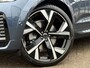 Volvo XC60 2.0 T8 Plug-in hybrid AWD Ultra Dark Exec. Ed. | Actieve Luchtvering | Bowers & Wilkins Audio | Head-up Display | 360 Graden Camera | Panoramadak | Lichtmetalen Velgen 22 inch | Elektrisch Verstelbare Voorstoelen | Geventileerde Stoelen | Massagefunctie | Keyless Entry | BLIS