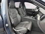 Volvo XC60 2.0 T8 Plug-in hybrid AWD Ultra Dark Exec. Ed. | Actieve Luchtvering | Bowers & Wilkins Audio | Head-up Display | 360 Graden Camera | Panoramadak | Lichtmetalen Velgen 22 inch | Elektrisch Verstelbare Voorstoelen | Geventileerde Stoelen | Massagefunctie | Keyless Entry | BLIS