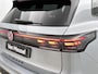 Volkswagen Tiguan 1.5 eHybrid R-Line Edition 204 PK | Trekhaak | Black Style | Panoramadak | Camera | Android Auto | Navigatie | Keyless access | Ruiten getint | Achterklep elektrisch | Ergo stoelen | Apple Carplay | Dodehoeksensoren | Stoelverwarming |