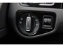 Volkswagen Golf 1.2 TSI Business Edition 105PK / 77kW, Verwarmbare voorstoelen, ErgoActive bestuurdersstoel met massagefunctie, 17" LMV, parkeersensoren voor en achter (pdc), achteruitrijcamera (rear view), navigatie, half lederen bekleding, privacy glas, 2-zone climatronic, elektrisch verstel- en verwarmbare buitenspiegels, reservewiel, cruise control, multifunctioneel lederen stuurwiel