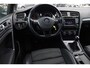 Volkswagen Golf 1.2 TSI Business Edition 105PK / 77kW, Verwarmbare voorstoelen, ErgoActive bestuurdersstoel met massagefunctie, 17" LMV, parkeersensoren voor en achter (pdc), achteruitrijcamera (rear view), navigatie, half lederen bekleding, privacy glas, 2-zone climatronic, elektrisch verstel- en verwarmbare buitenspiegels, reservewiel, cruise control, multifunctioneel lederen stuurwiel