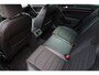 Volkswagen Golf 1.2 TSI Business Edition 105PK / 77kW, Verwarmbare voorstoelen, ErgoActive bestuurdersstoel met massagefunctie, 17" LMV, parkeersensoren voor en achter (pdc), achteruitrijcamera (rear view), navigatie, half lederen bekleding, privacy glas, 2-zone climatronic, elektrisch verstel- en verwarmbare buitenspiegels, reservewiel, cruise control, multifunctioneel lederen stuurwiel