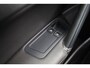 Volkswagen Golf 1.2 TSI Business Edition 105PK / 77kW, Verwarmbare voorstoelen, ErgoActive bestuurdersstoel met massagefunctie, 17" LMV, parkeersensoren voor en achter (pdc), achteruitrijcamera (rear view), navigatie, half lederen bekleding, privacy glas, 2-zone climatronic, elektrisch verstel- en verwarmbare buitenspiegels, reservewiel, cruise control, multifunctioneel lederen stuurwiel