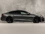 Audi A5 Sportback 40 TFSI S-Line Sport 204Pk Automaat (PANORAMADAK, 1e EIGENAAR, BANG&OLUFSEN, HEAD-UP DISPLAY, 360 CAMERA, MATRIX LED, STOELVERWARMING ACHTER, ADAPTIVE CRUISE, SFEERVERLICHTING, STUURWIEL VERWARMD, NIEUWSTAAT)