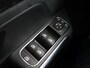 Mercedes-Benz GLA 180 Business Solution AMG | Panoramaschuifdak | Premium Plus | Trekhaak | Nightpakket | Achteruitrijcamera | Stoelverwarming voor |
