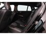 Volvo V60 T3 R-Design | Trekhaak | Standkachel | Automaat | Bi-Xenon | Stoelverwarming | 18 Inch