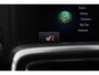 Volvo V60 T3 R-Design | Trekhaak | Standkachel | Automaat | Bi-Xenon | Stoelverwarming | 18 Inch