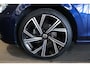 Volkswagen Golf 8 1.5 eTSI Style DSG Pano Led Trekhaak Navi Virtual ACC Memory