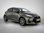 Toyota Yaris 1.5 Hybrid 130 Executive | BTW voertuig | Stoel+stuurverwarming | Dodehoek detectie | Parkeersensoren voor+achter | Apple CarPlay/Android Auto | Cruise Control Adaptive | Achteruitrijcamera |