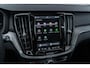 Volvo V60 2.0 T6 Plug-in hybrid AWD Ultra Dark | Google | Long Range | Schuif-/Kanteldak | Adaptieve Cruise Control | DAB | Head-Up Display | Camera | Stoelverwarming Voor + Achter | Harman Kardon Audio | Getint Glas | Zitverlenging | Elek. Stoelen | Memory | 19" LM