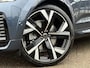 Volvo XC60 2.0 T8 Plug-in hybrid AWD Ultra Dark Exec. Ed. | Actieve Luchtvering | Bowers & Wilkins Audio | Head-up Display | 360 Graden Camera | Panoramadak | Lichtmetalen Velgen 22 inch | Elektrisch Verstelbare Voorstoelen | Geventileerde Stoelen | Massagefunctie | Keyless Entry | BLIS