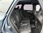 Volvo XC60 2.0 T8 Plug-in hybrid AWD Ultra Dark Exec. Ed. | Actieve Luchtvering | Bowers & Wilkins Audio | Head-up Display | 360 Graden Camera | Panoramadak | Lichtmetalen Velgen 22 inch | Elektrisch Verstelbare Voorstoelen | Geventileerde Stoelen | Massagefunctie | Keyless Entry | BLIS