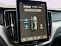 Volvo XC60 2.0 T8 Plug-in hybrid AWD Ultra Dark Exec. Ed. | Actieve Luchtvering | Bowers & Wilkins Audio | Head-up Display | 360 Graden Camera | Panoramadak | Lichtmetalen Velgen 22 inch | Elektrisch Verstelbare Voorstoelen | Geventileerde Stoelen | Massagefunctie | Keyless Entry | BLIS