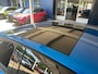 Peugeot e-208 EV GT 350 50 kWh | Bruin Leder | Adaptieve Cruise | Camera | Pano | Climate Control | Achterbank in delen neerklapbaar | Achteruitrijcamera | Airco (automatisch)