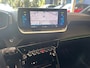 Peugeot e-208 EV GT 350 50 kWh | Bruin Leder | Adaptieve Cruise | Camera | Pano | Climate Control | Achterbank in delen neerklapbaar | Achteruitrijcamera | Airco (automatisch)